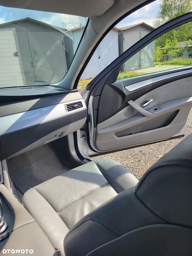 BMW Seria 5 530xi - 11