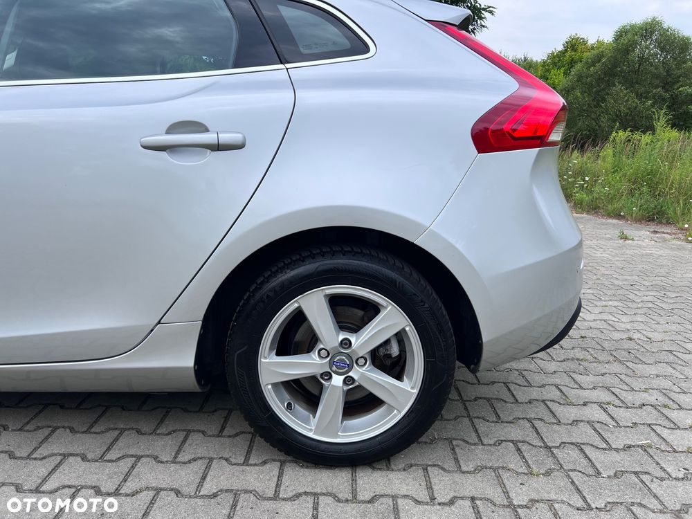 Volvo V40 D2 Momentum - 13