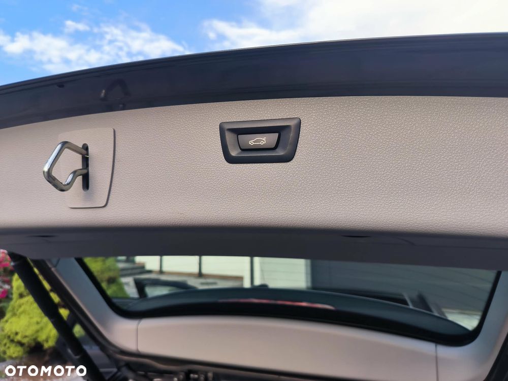 BMW Seria 3 335i xDrive Sport Line - 14