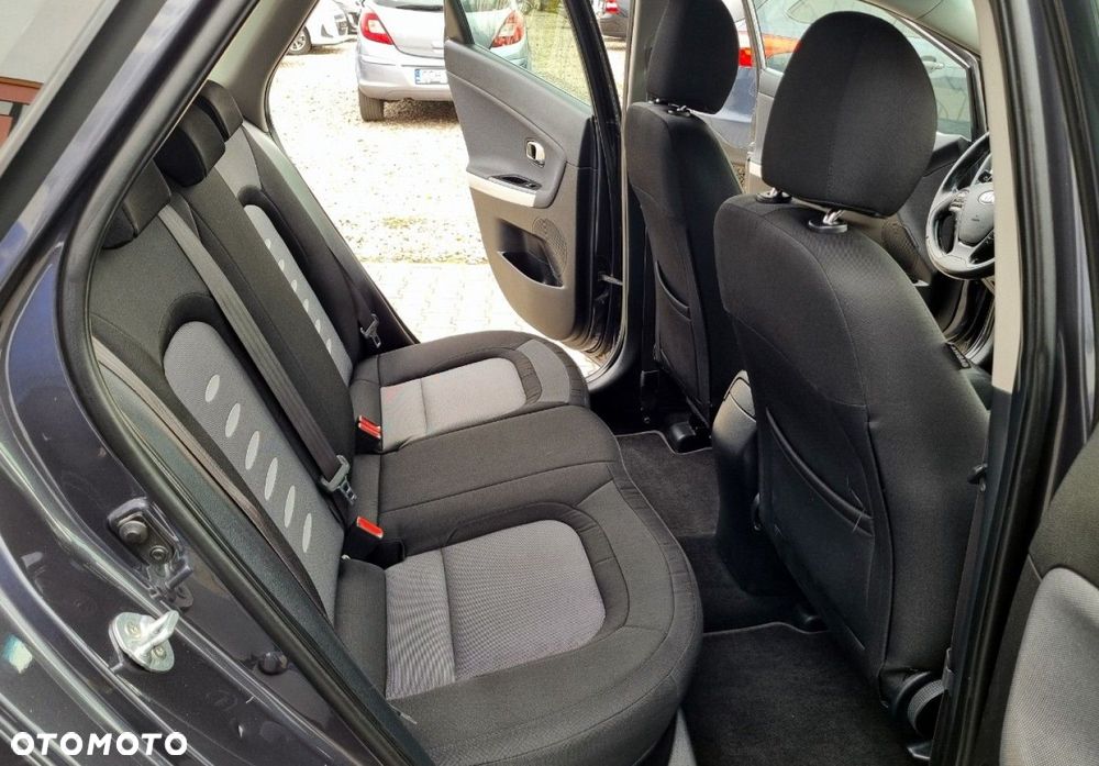 Kia Ceed - 27