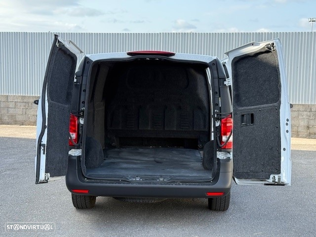 Mercedes-Benz E-Vito - 14