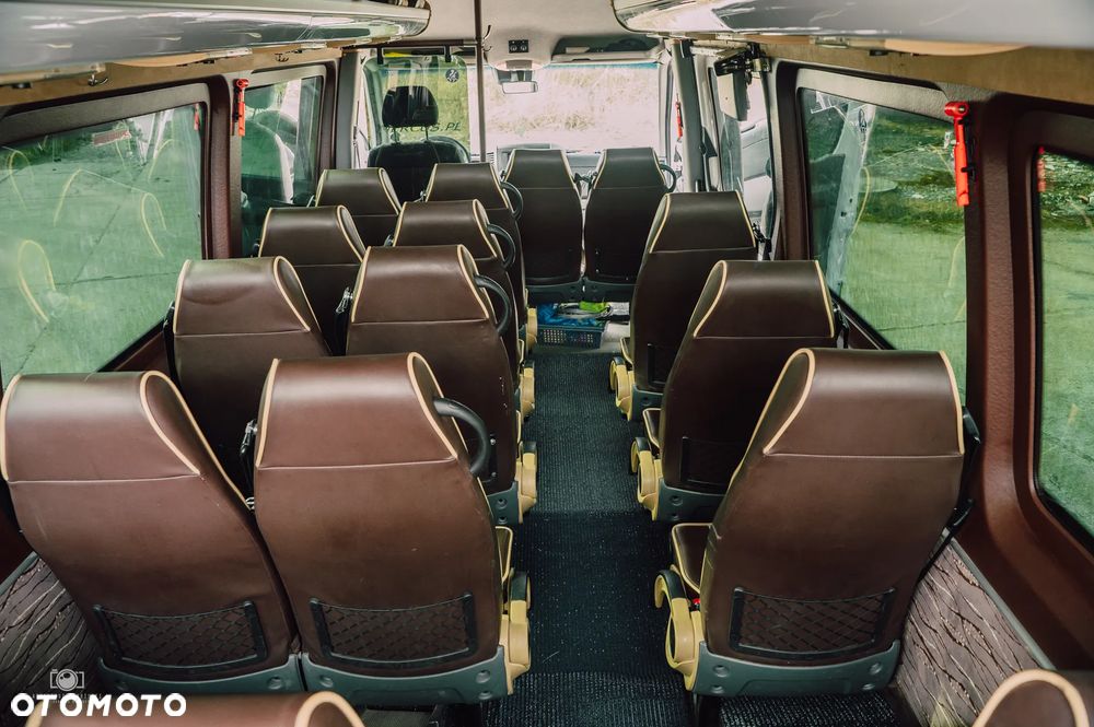 Mercedes-Benz 519 - 11