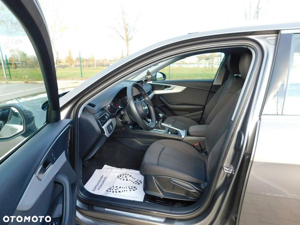 Audi A4 Avant 2.0 TDI Design - 13