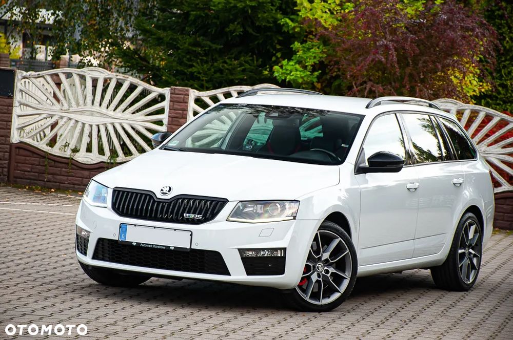 Skoda Octavia Combi 2.0 TDI DSG RS - 19