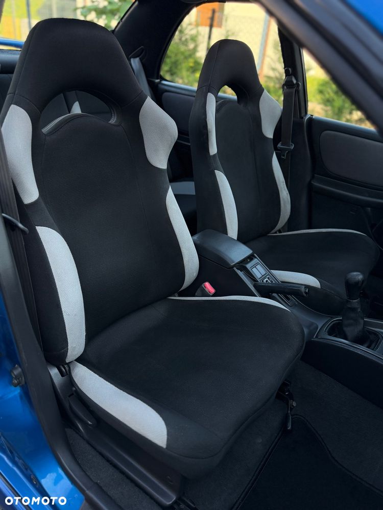 Subaru Impreza 2.0 GT - 32