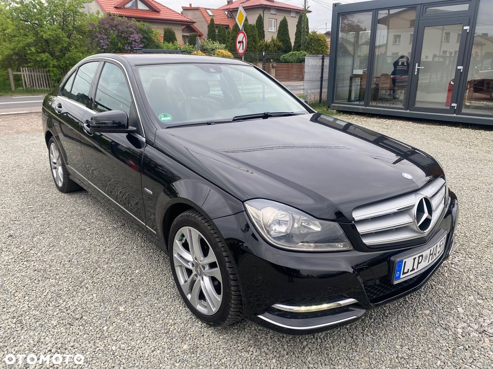 Mercedes-Benz Klasa C 180 CGI Automatik BlueEFFICIENCY Avantgarde - 3