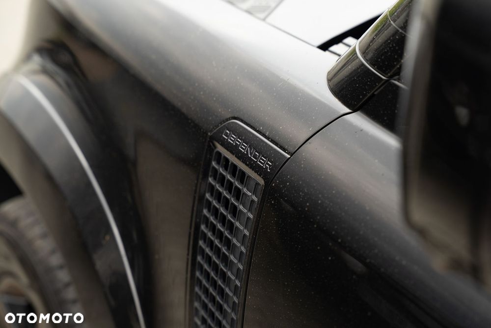 Land Rover Defender - 15