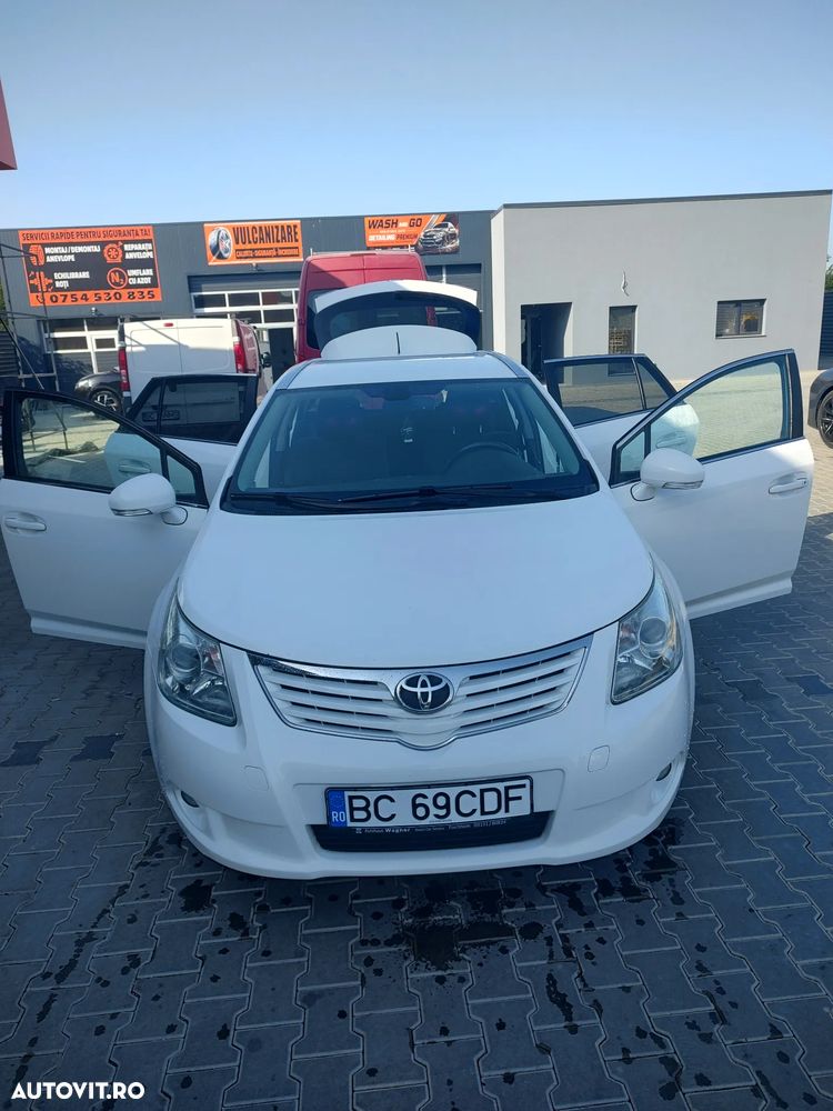 Toyota Avensis - 1