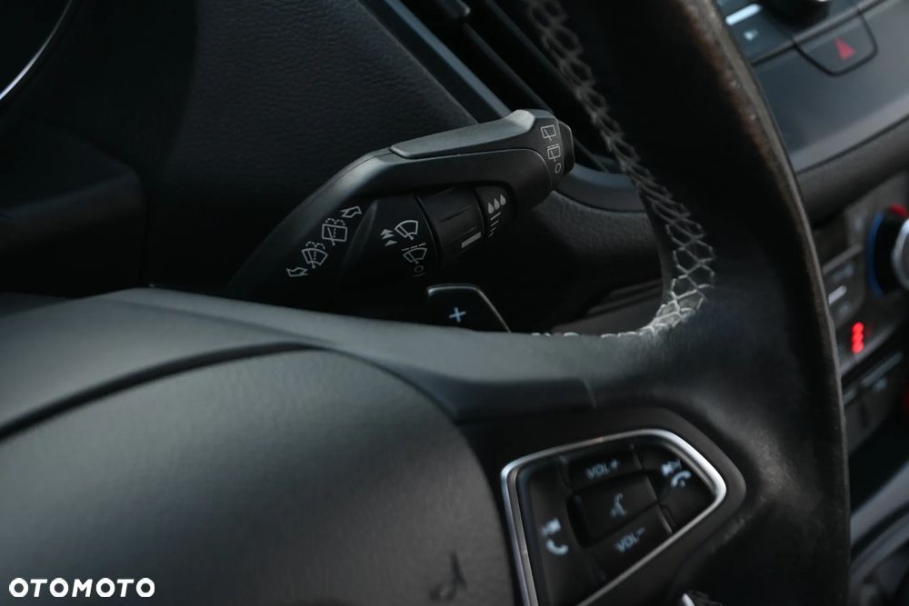Ford Kuga 2.0 TDCi AWD ST-Line - 37