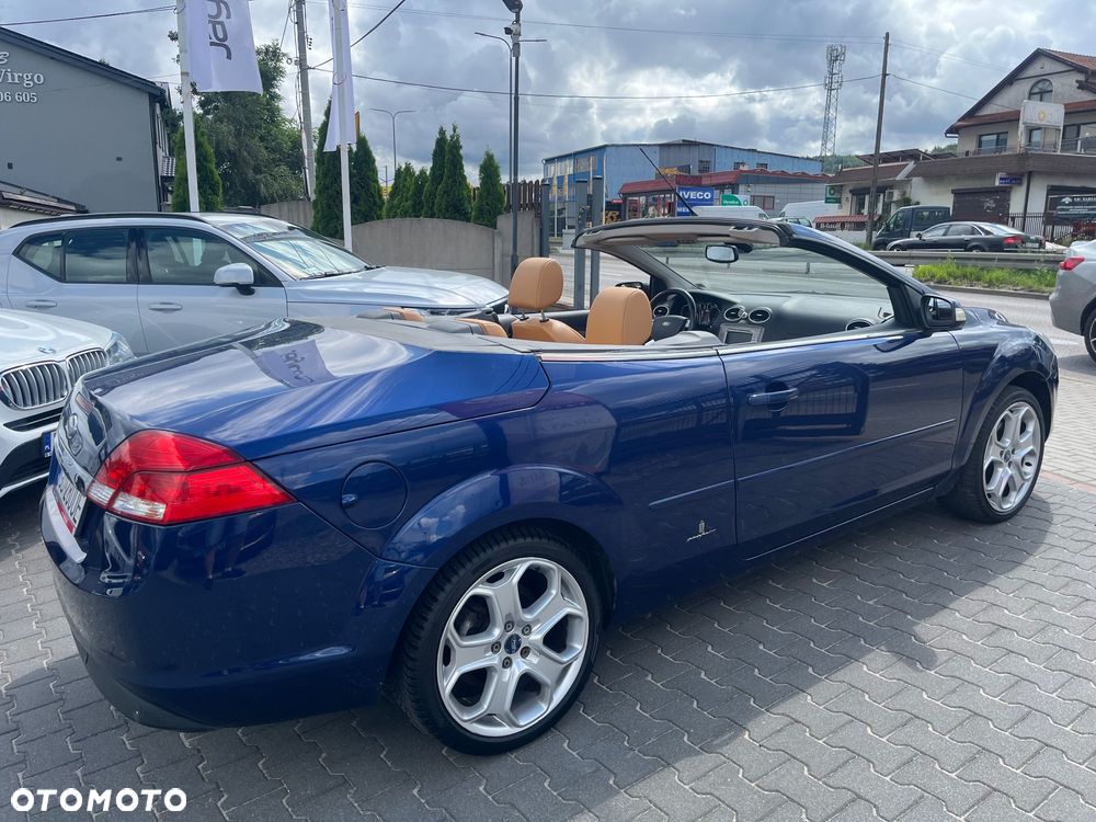 Ford Focus CC 2.0 16V Titanium - 13