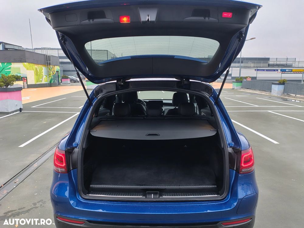 Mercedes-Benz GLC 300 e 4MATIC - 24