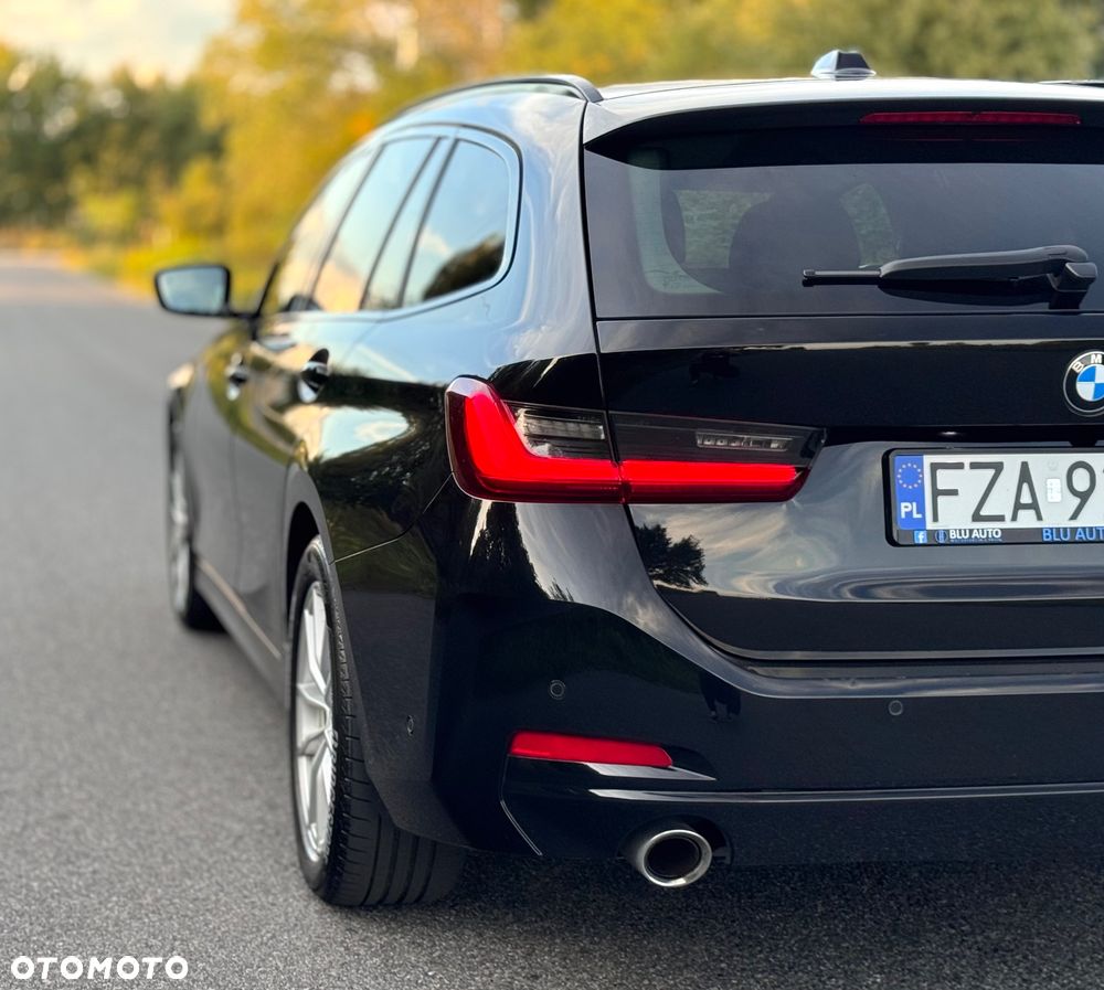 BMW Seria 3 318d Touring Sport Line - 22