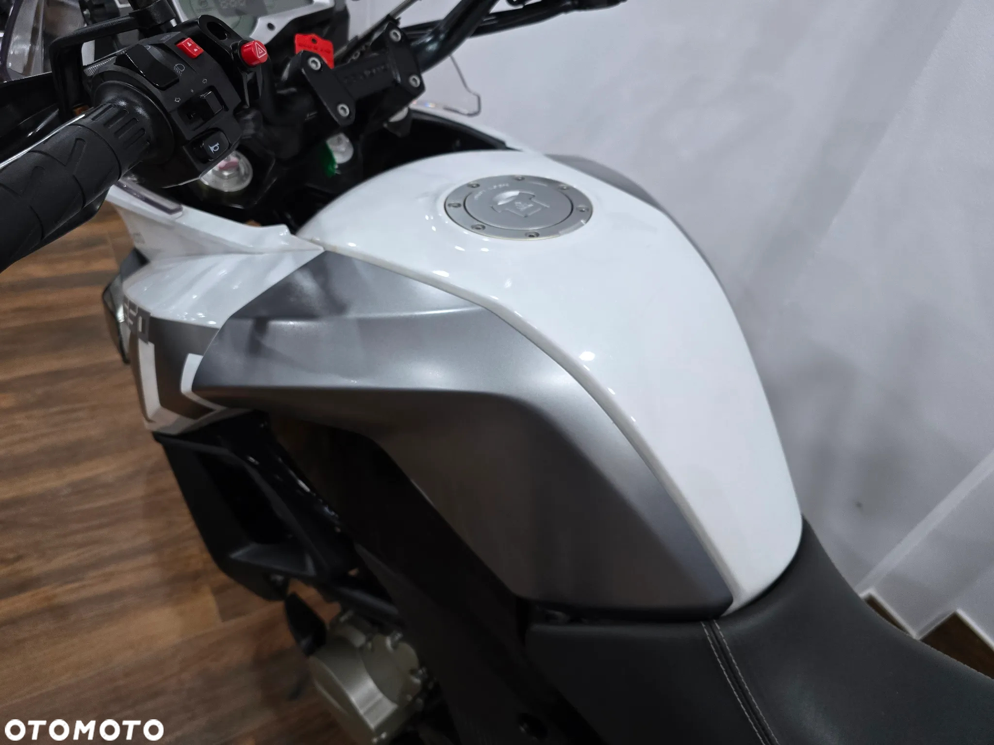CFMoto MT - 33