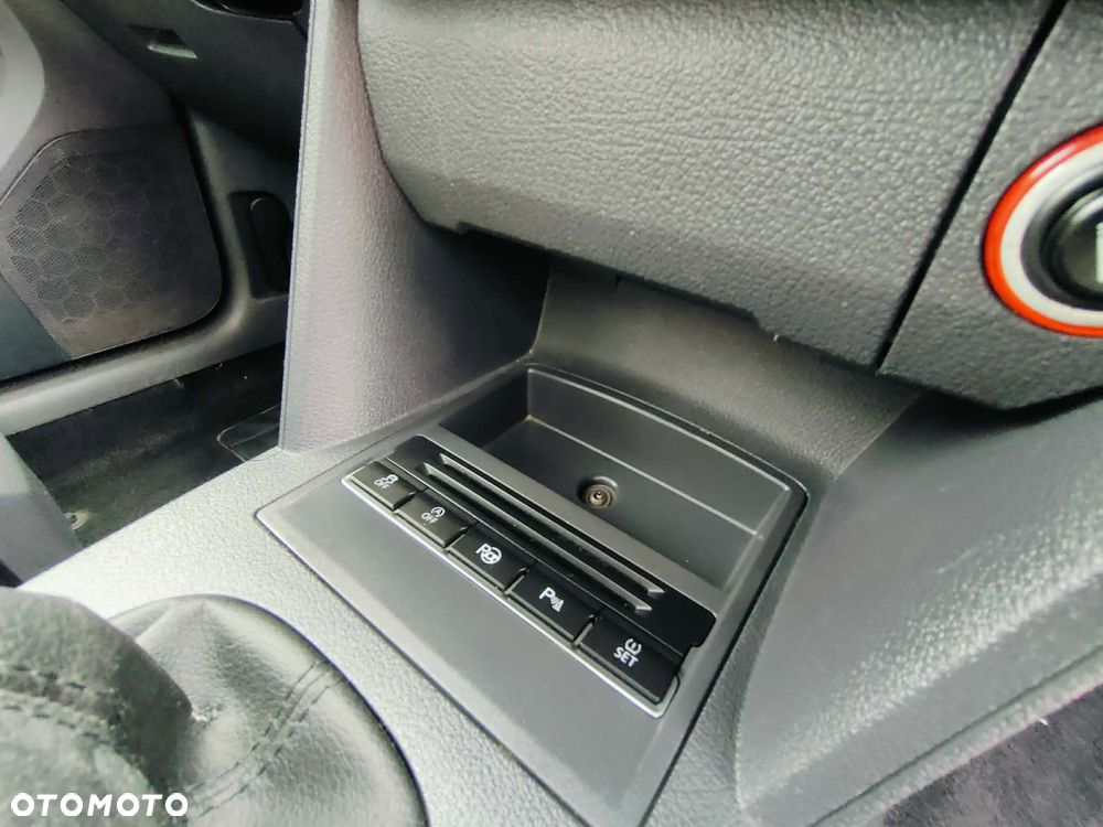 Volkswagen Touran 2.0 TDI DPF Comfortline - 15