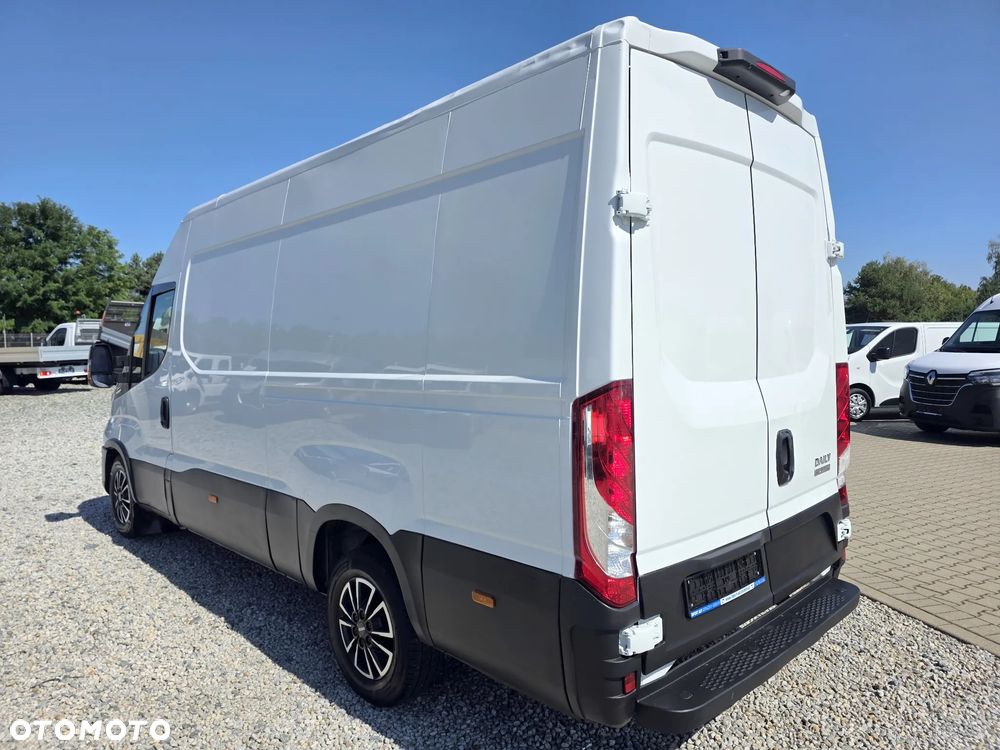 Iveco IVECO 35S18 3.0 HPI 180 KONNY ŚREDNI AUTOMAT KLIMA ALUFELGI LED NAVIGACJA - 3