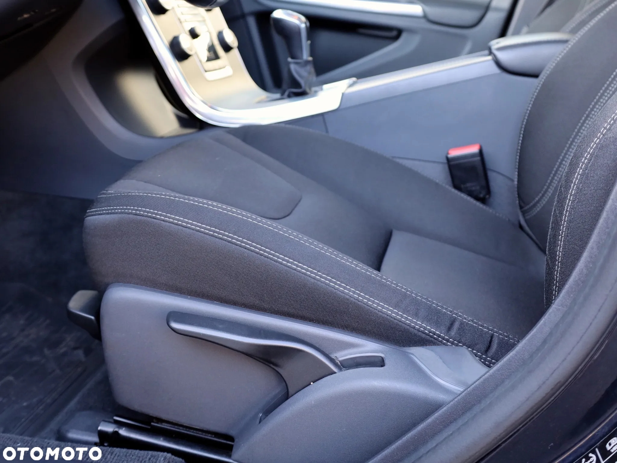 Volvo V60 D2 Drive-E Momentum - 14