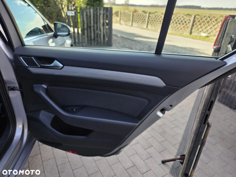 Volkswagen Passat 2.0 TDI EVO Business - 13