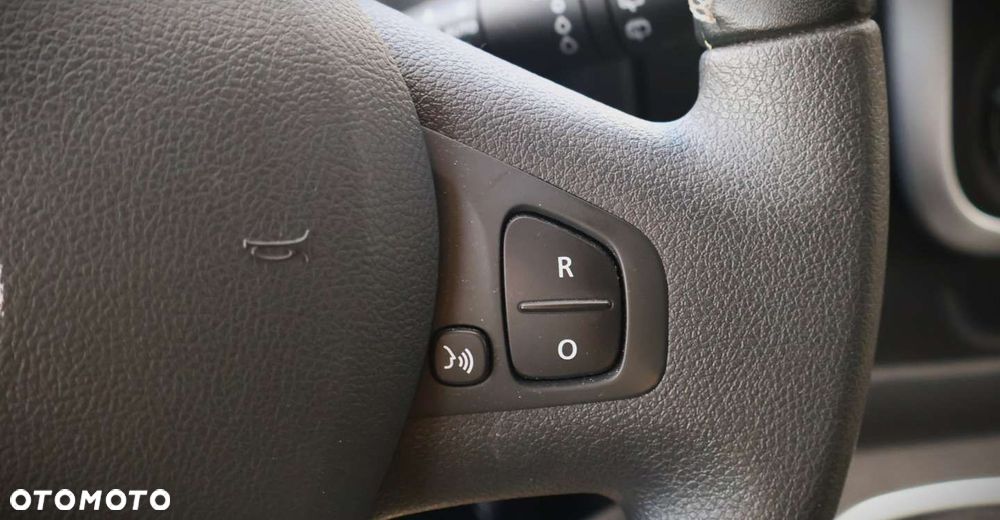 Renault Trafic - 25