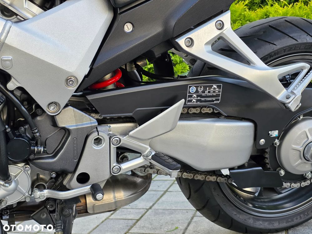 Honda VFR - 28
