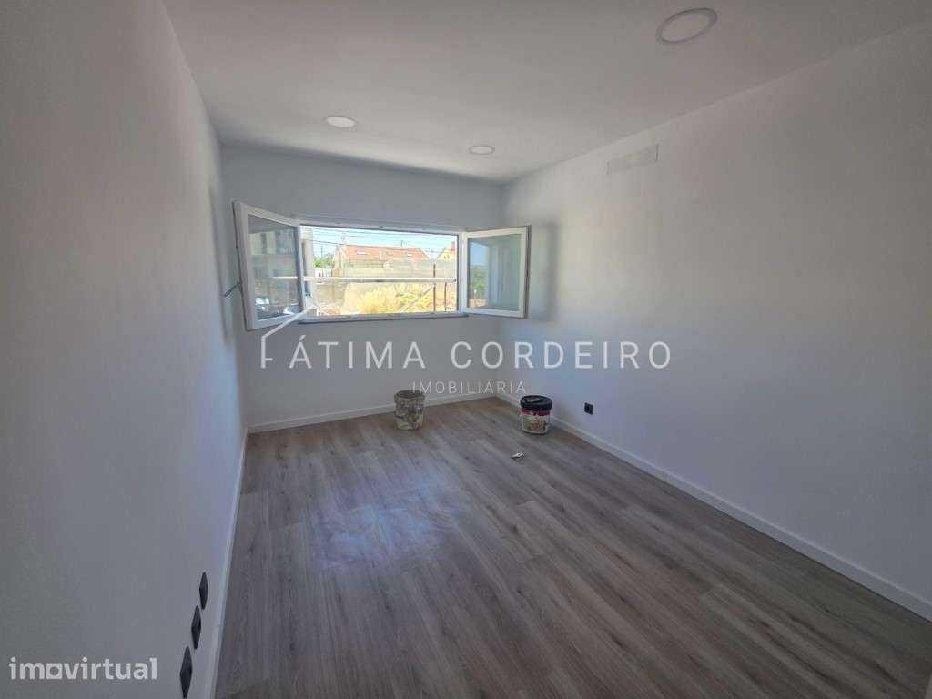 Moradia T3 com piscina e terraço - Grande imagem: 4/25