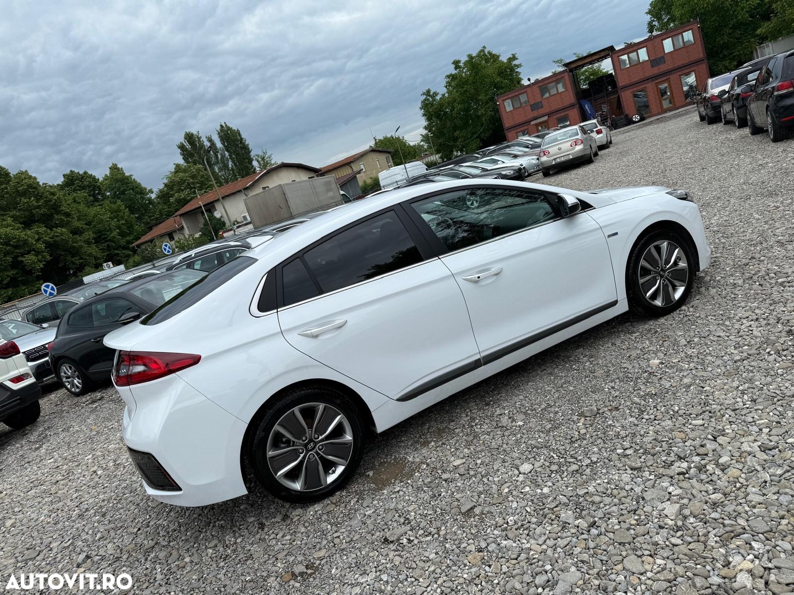 Hyundai IONIQ Hybrid 1.6 GDI Premium - 3