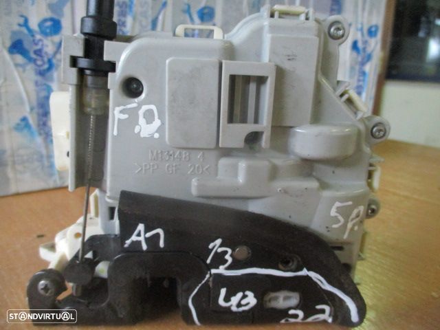 Fecho 8X1837016 AUDI A1 2013 FD 6 PINOS AUDI A1 SPORTBACK 8X FASE 1 2013 1.6TDI 105CV 5P PRETO FD - 5