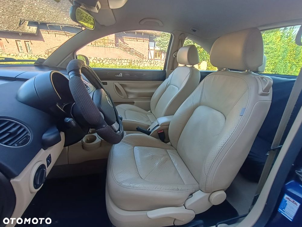 Volkswagen New Beetle - 7