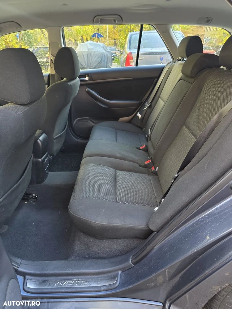 Toyota Avensis 1.8 Executiv - 8