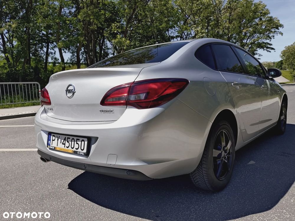 Opel Astra 1.4 T Active EU6 - 13