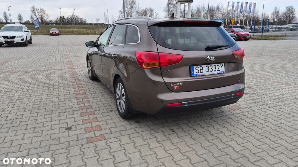 Kia Ceed 1.6 GDI Smart Plus DCT - 27