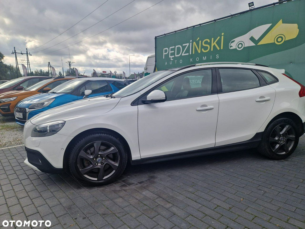 Volvo V40 Cross Country - 7