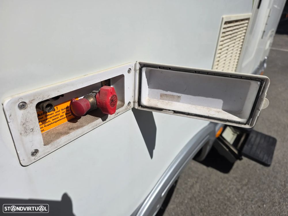 Mobilvetta Icaro P6 frigorífico grande + Forno - 30