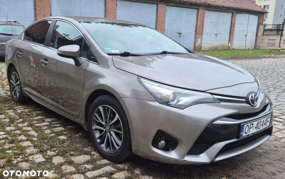 Toyota Avensis 1.8 Premium - 3