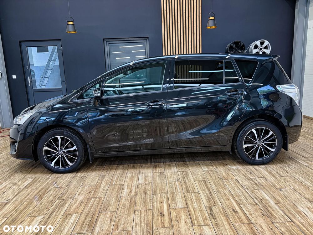 Toyota Verso 1.8 Prestige 7os - 12