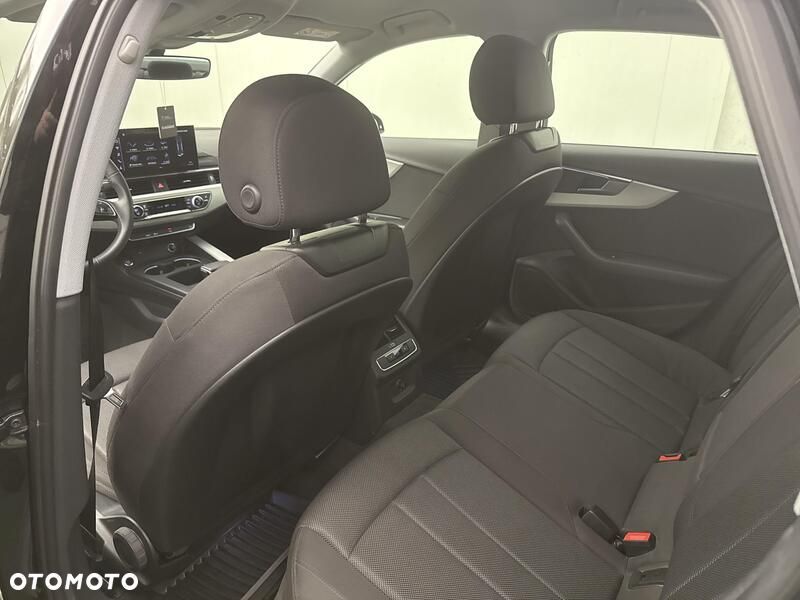 Audi A4 Limousine - 21