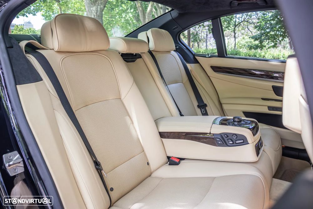 BMW 760 i - 23