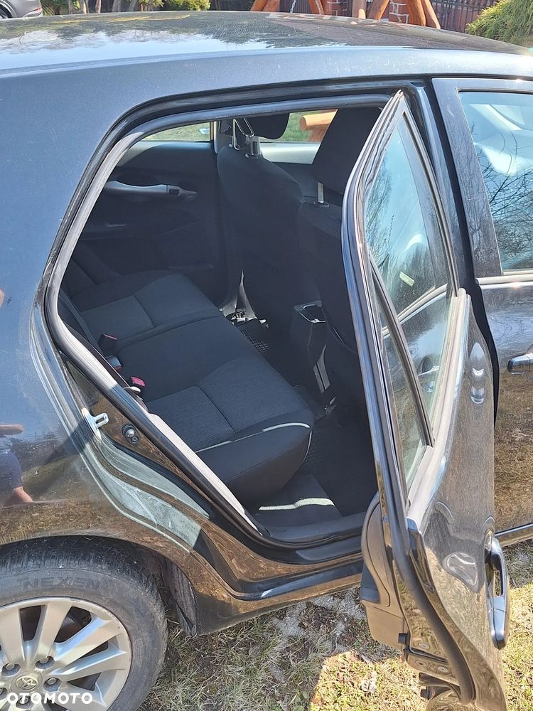 Toyota Auris 2.0 D-4D Sol - 9