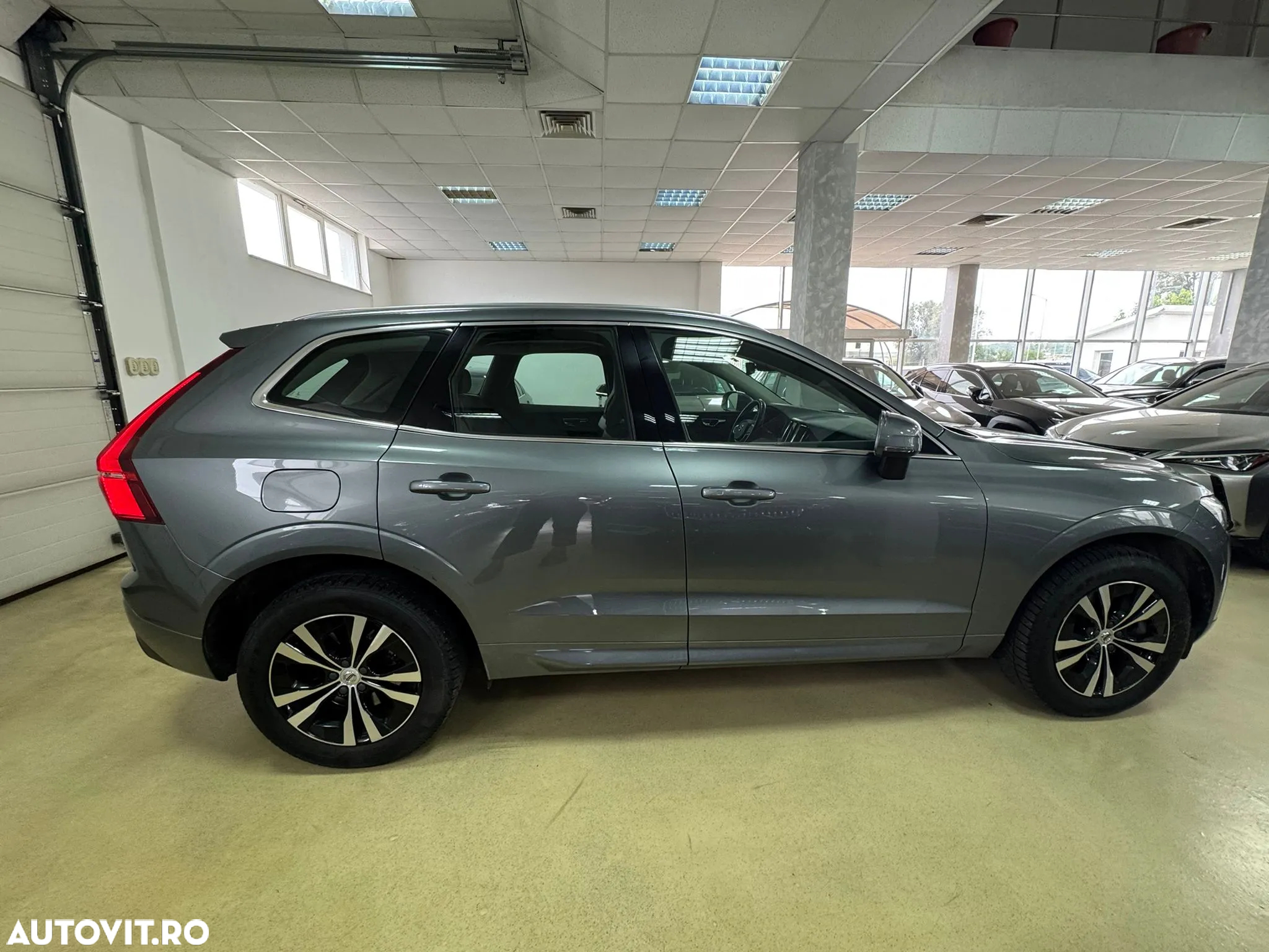 Volvo XC 60 B4 D AWD Geartronic Momentum Pro - 6