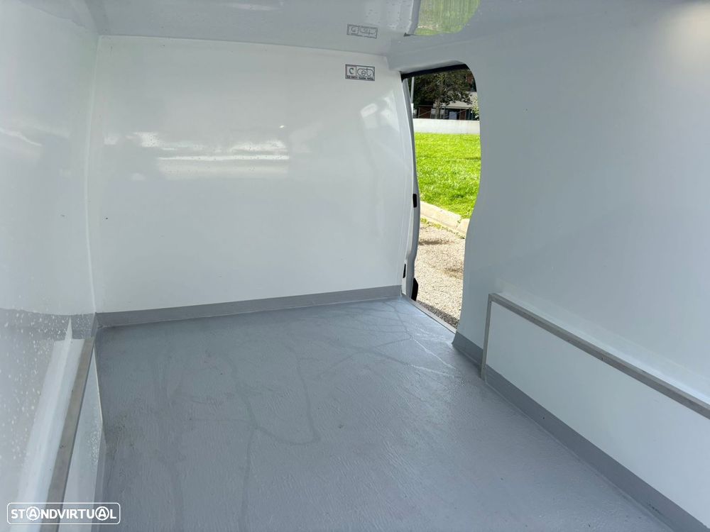 Opel Combo 1.5 102cv 3 LUG - IVA - FIBRADA & ISOTÉRMICA - 12