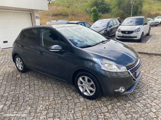 Peugeot 208 1.2 VTi SE Style - 3