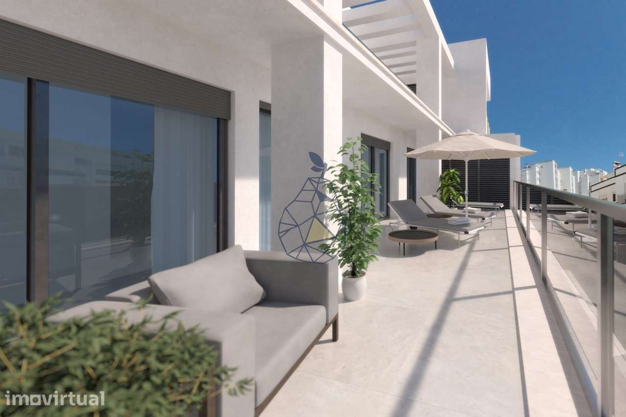 Apartamento Novo em Condomínio Fechado com 2 Quartos situado na Praia - Grande imagem: 3/59