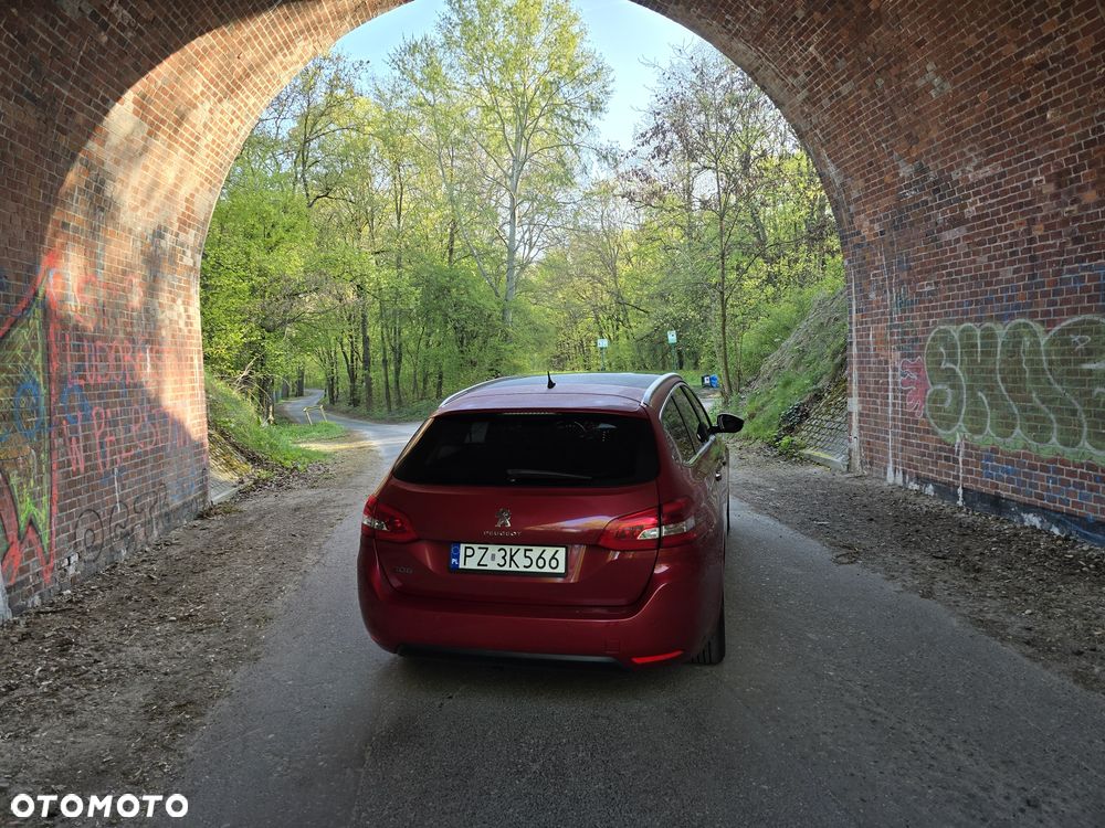 Peugeot 308 2015 photo 3