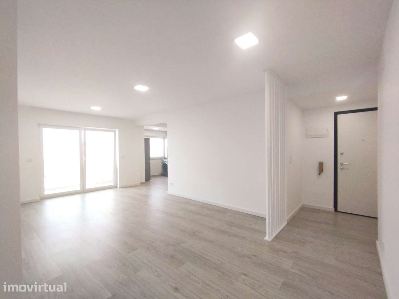 Apartamento T2 com Vista Mar no Centro de Santa Cruz - Grande imagem: 4/21