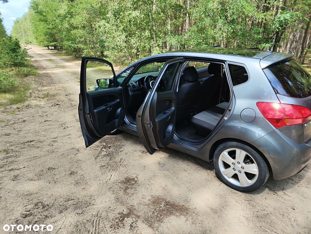 Kia Venga - 25
