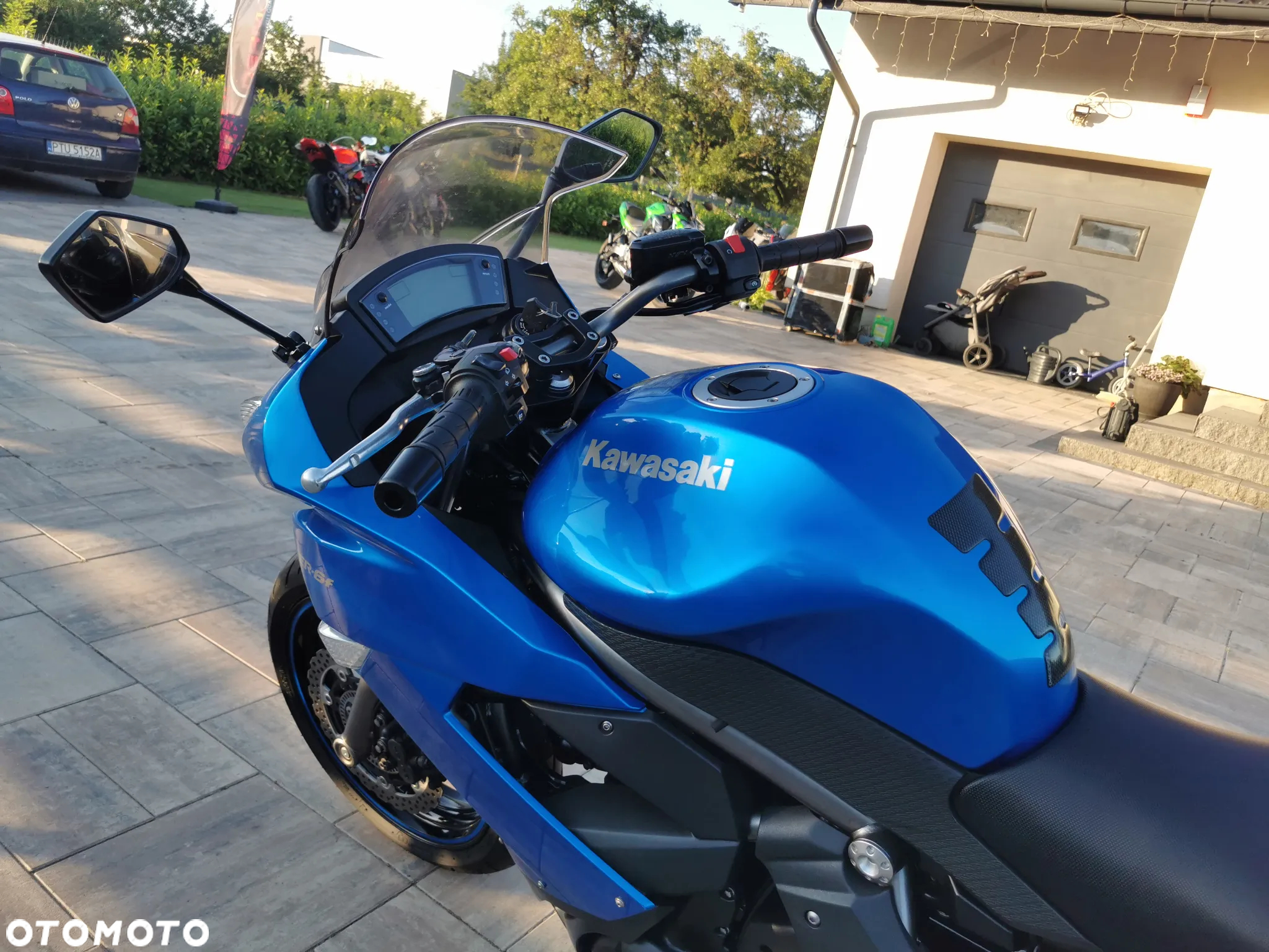 Kawasaki ER - 8
