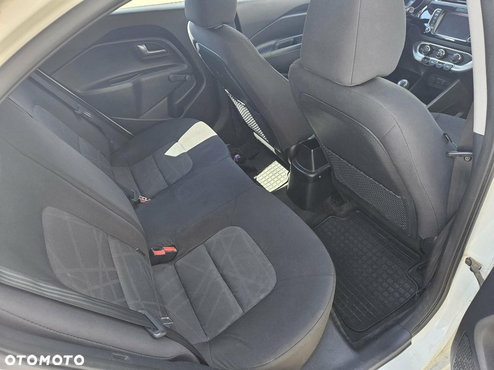 Kia Rio 1.1 crdi M - 9