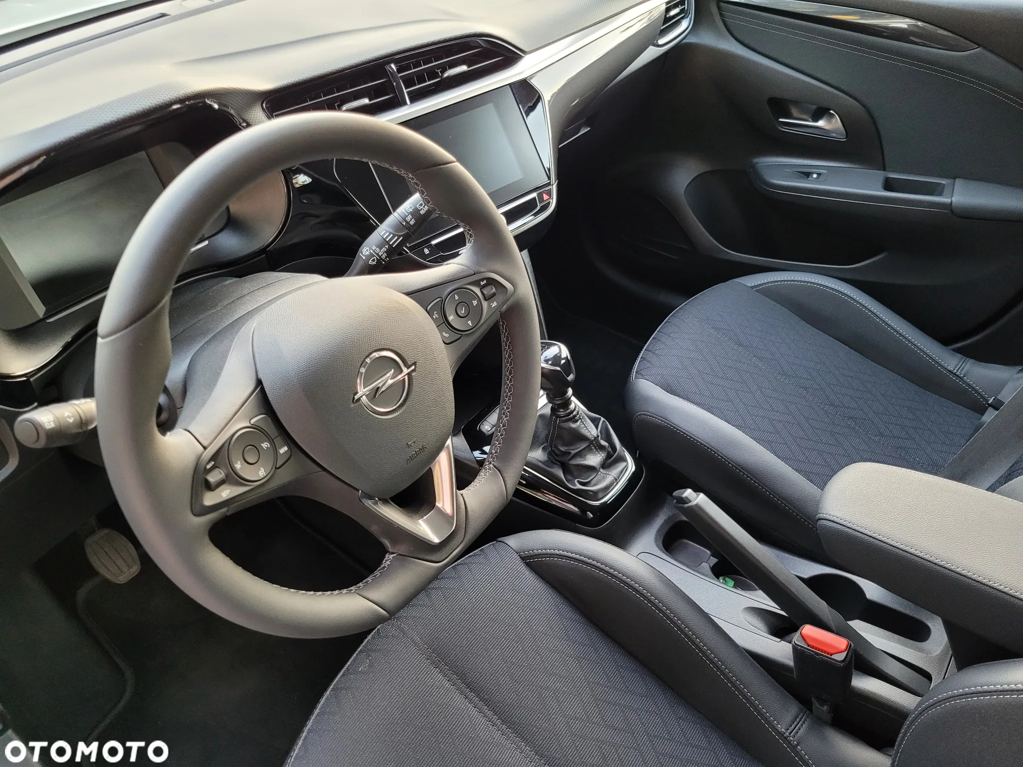 Opel Corsa 1.2 Elegance S&S - 24