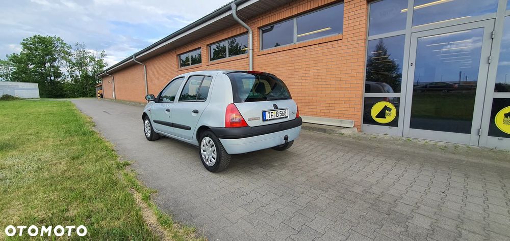 Renault Clio - 6