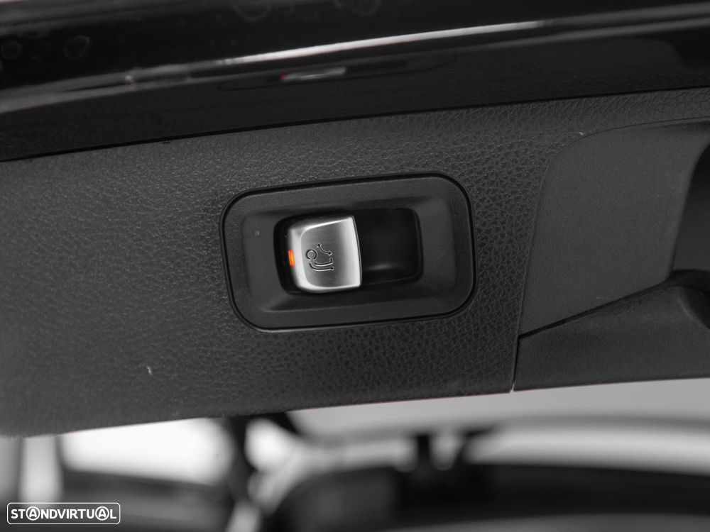 Mercedes-Benz E 300 de 9G-TRONIC AMG Line - 17