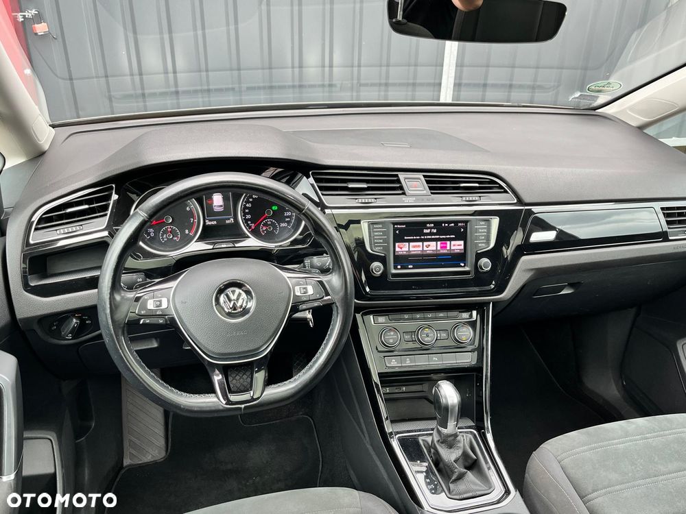 Volkswagen Touran - 21